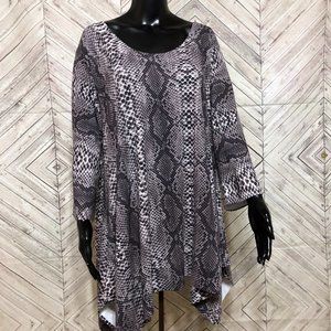 nally & millie usa 2X snake print sharkbite tunic